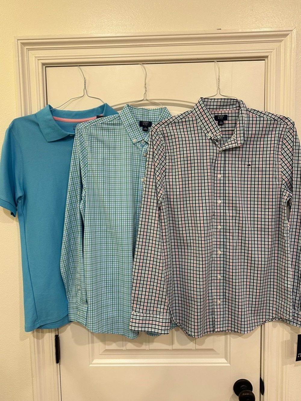 THREE crown & ivy Boys Blue Plaid & Solid Button-Down Shirt Set. NWT